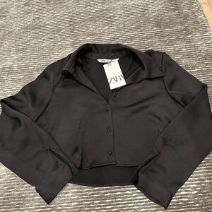 Zara Cropped Button Up Top. NWT